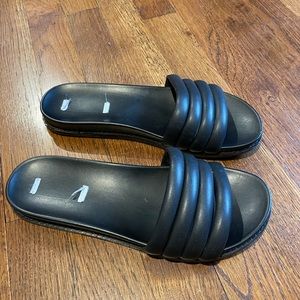 Steve Madden black slides